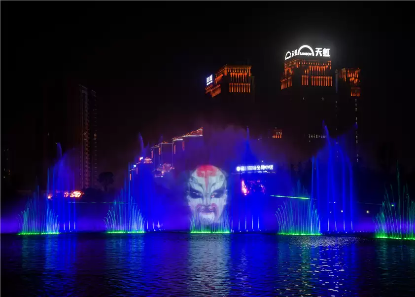 Dishui Lake Large-scale Floating Musical Fountain Laser Show, China3