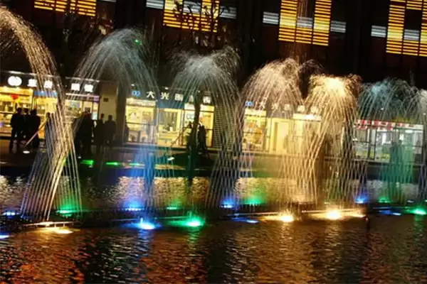 Buses de fontaine à balançoire horizontale 1 horizontal swing group