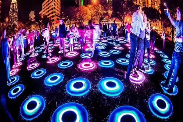 Fontaine interactive à carreaux LED 2 LED Tiles Fountain1