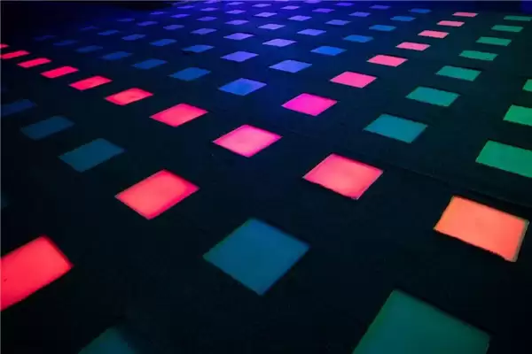 Fontaine interactive à carreaux LED 4 LED Tiles Fountain3