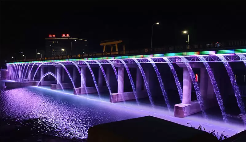 Long Bridge Fountain1