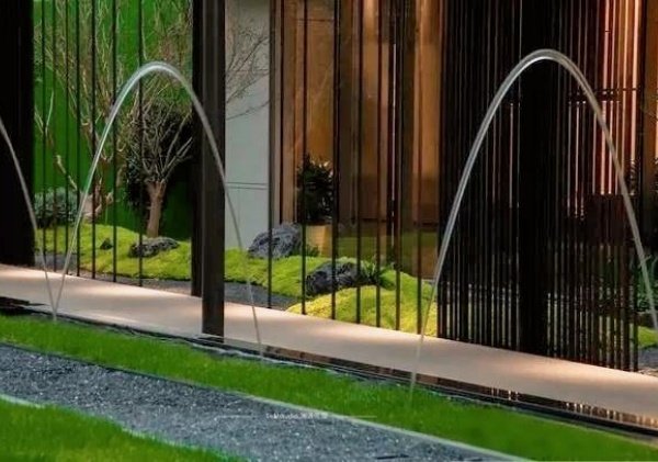 Fontaine laminaire laser expédiée au Kazakhstan | Himalaya Music Fountain Company crée un paysage aquatique emblématique 2 Laser Laminar Fountain