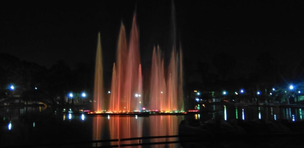 Fontaines Dansantes en Argentine : L’expérience Ultime du Spectacle Musical et Lumineux 2 Fuente danzante del Parque Independencia de Rosario
