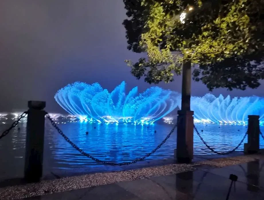 Chasing Jets fountain